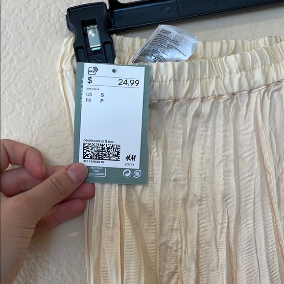 Yellow long maxi skirt - Picture 3 of 3